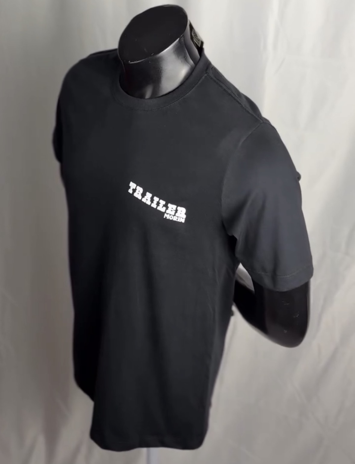Camiseta preta personalizada com estampa Trailer