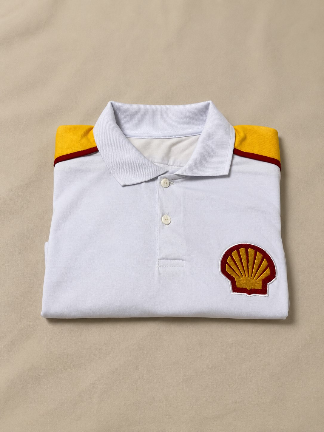 Camisa polo branca personalizada Shell dobrada